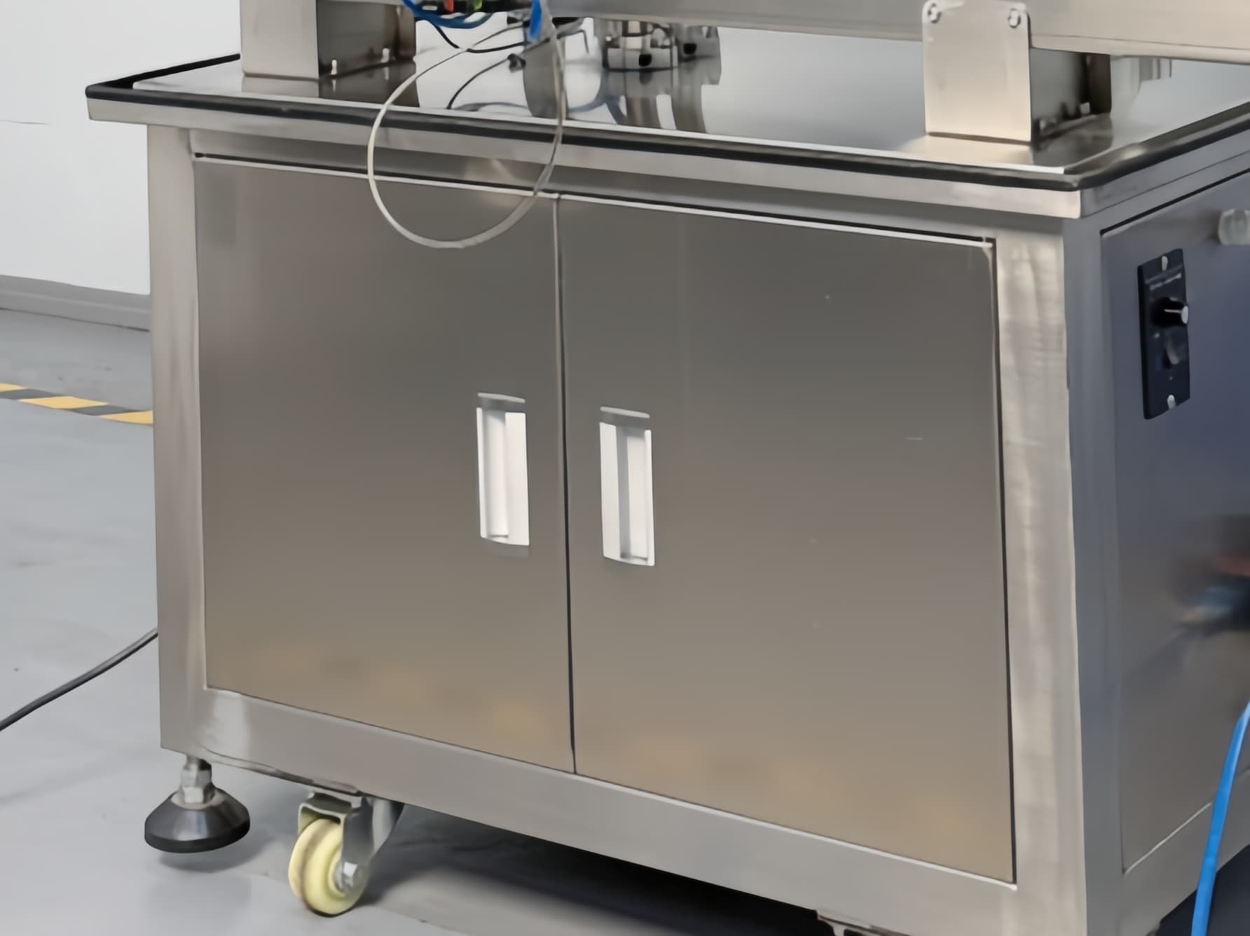 Stainless Steel Liquid Filling Machine