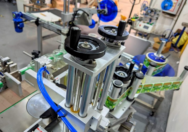 Square Bottle Labeling Machine