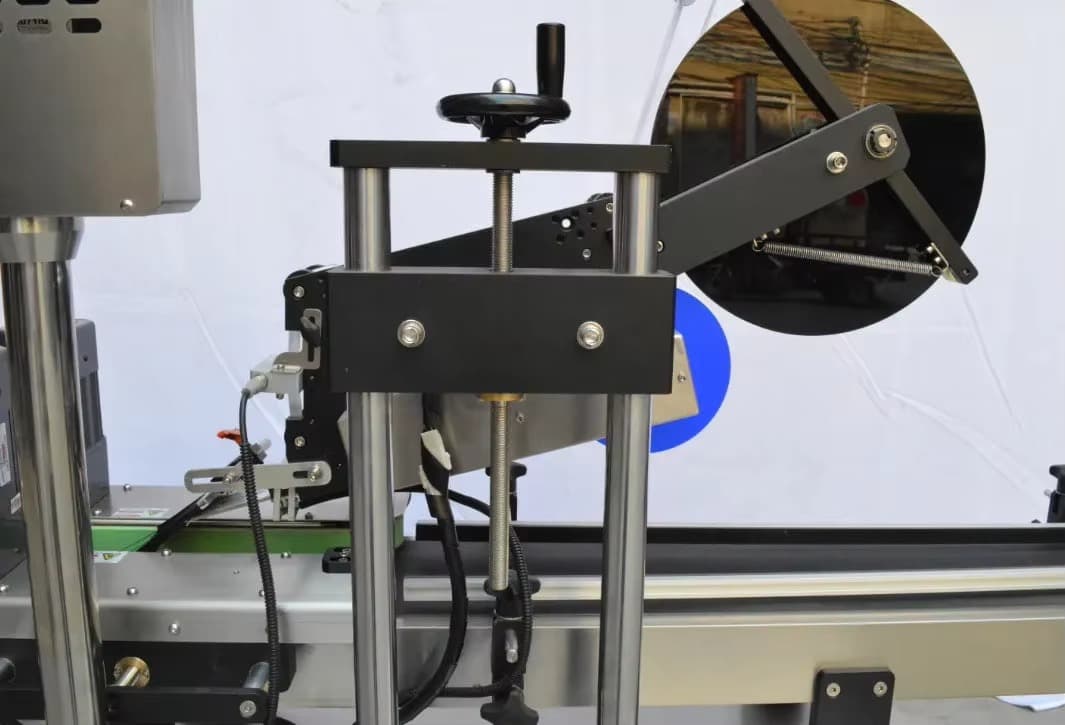 automatic bag labeler